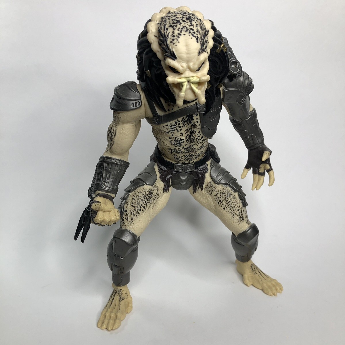ネカ バイパア プレデター ケナー s-l1200.jpg