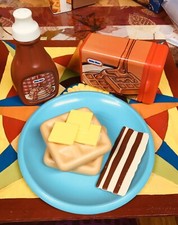 VTG LITTLE TIKES Play Food Fun Breakfast Butter Waffles Box Syrup Bacon Lot LT72