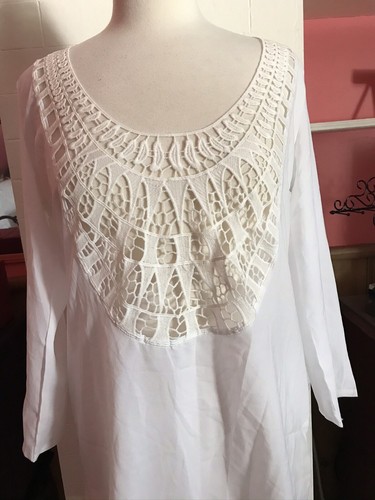 WOMENS LARGE SHEER WHITE 3/4 SLEEVE BEACH COVER-UP WITH IVORY LACE IN BACK - Picture 8 of 8