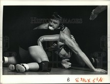 1992 Press Photo Jassen Popp against Jim Stewart in state team wrestling tourney