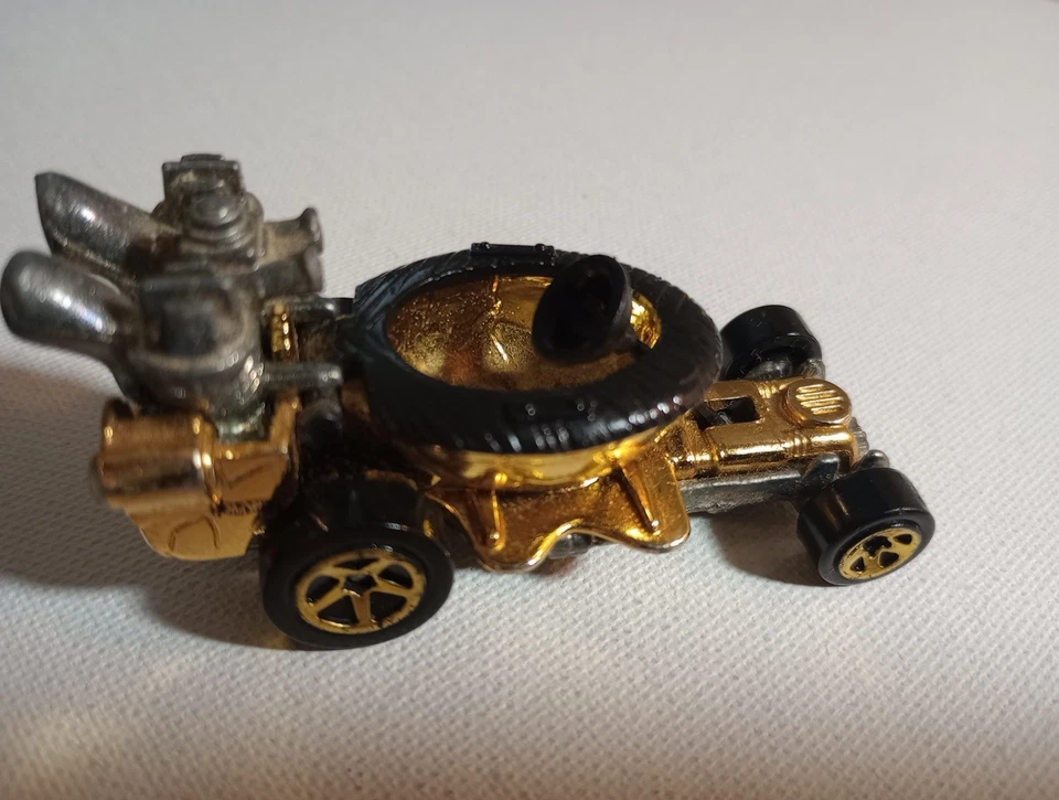 1997 Hotwheels Hot Seat Super Comp Dragster Gold Chrome/Black 5sp Chrome Wheels  - Image 2 of 4