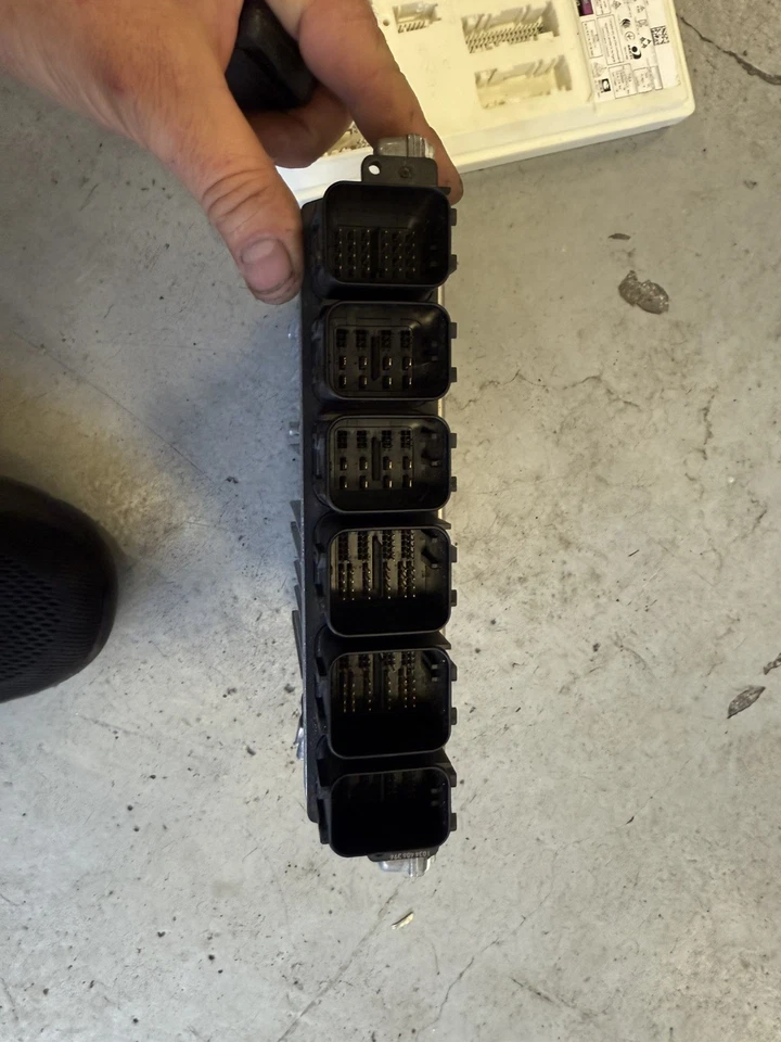 BMW X5 G05 2019-2020 motor DME kit de computadora con llave y BDC 9454494 OEM Foto 4 de 4