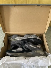 New Balance 9060 Black & Grey - Women’s 8 US / Men’s 6.5 US