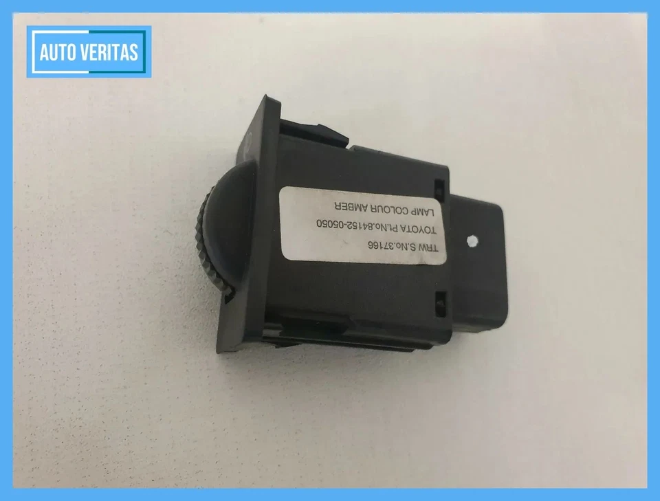 original Toyota Avensis (T250) LWR light gauge switch 8415205050 - Image 3 of 3