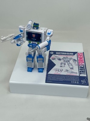 Transformers Shattered Glass  Soundwave