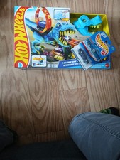 Hot Wheels City T-Rex Chomp Down BRAND NEW 20...