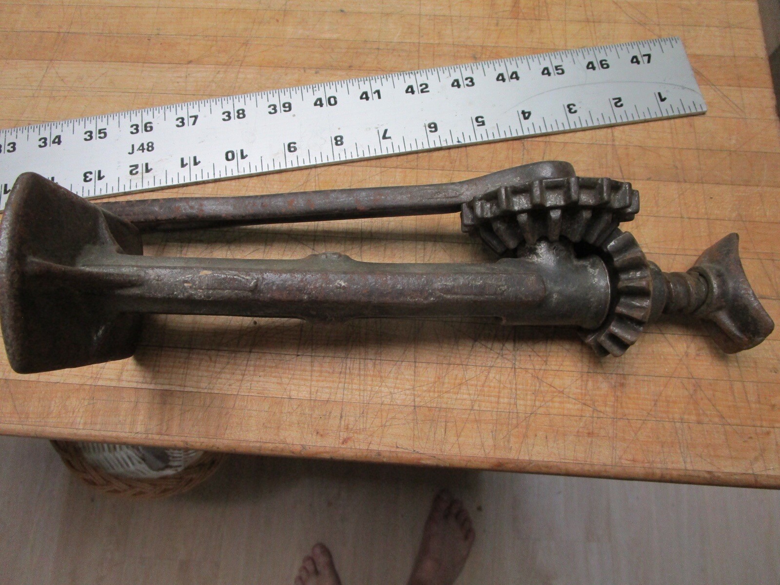 Elite Mfg. Co. Ashland, O (Ohio) antique working car jack 4nx, Number 2
