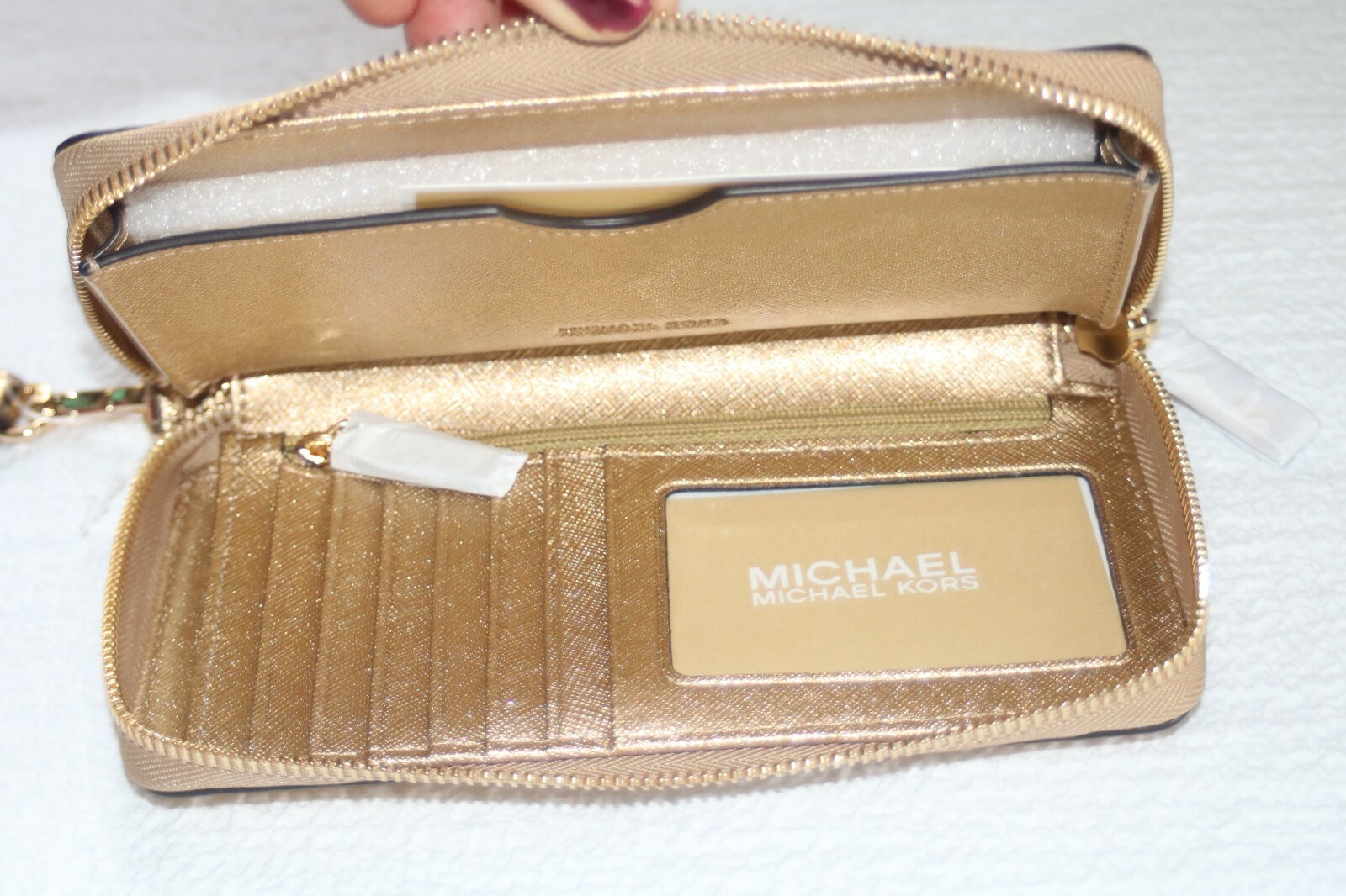 Michael Kors Wristlet Large Flat Multifunction Phone Case Leather 