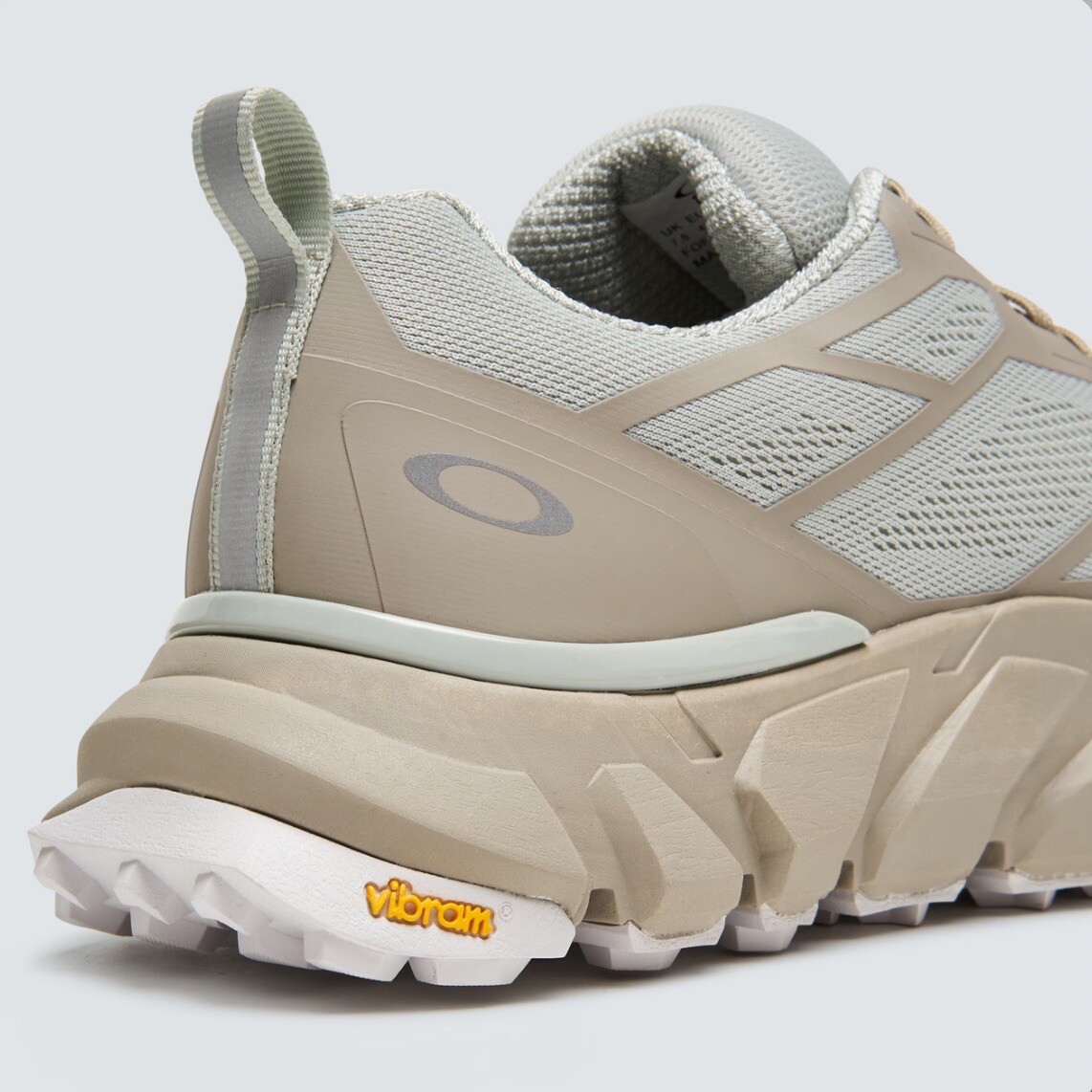 【OAKLEY】 Light Breathe Grey Yellow Oakley Light Breathe Men's Running Trail Hiking Shoes