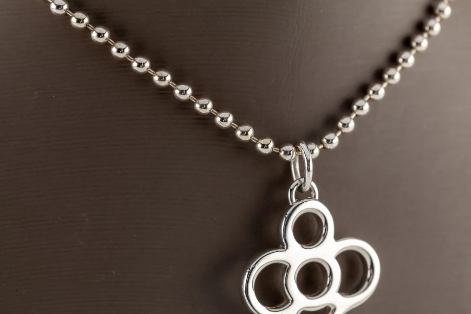 Tiffany & Co. Plata de Ley Grande Corona Colgante Llave W/ 24" Cadena Abalorio - Imagen 3 de 4