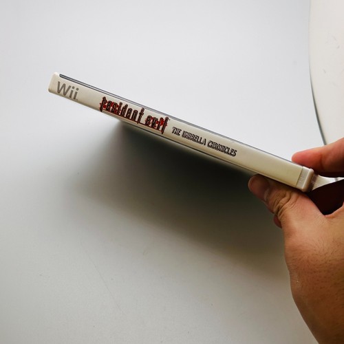 Resident Evil Umbrella Chronicles for Nintendo Wii, complete in Box with Manual - Picture 3 of 9