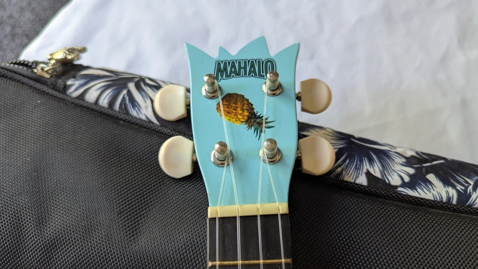 Mahalo Ukelele Soprano U1 KIT LBU With Case Maple & NUBONE Saddle - Image 2 of 4