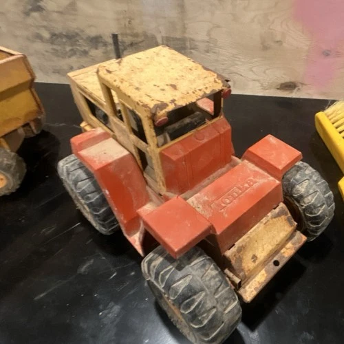 Tonka Pressed Steel Yellow Red Loader and Dump Truck Construction Vehicles Toy