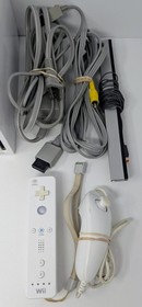 Nintendo Wii White Console GameCube Compatible Bundle w/ 3 Games - Tested!