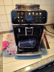 Philips Kaffeevollautomat 5400 Series LatteGo, Schwarz