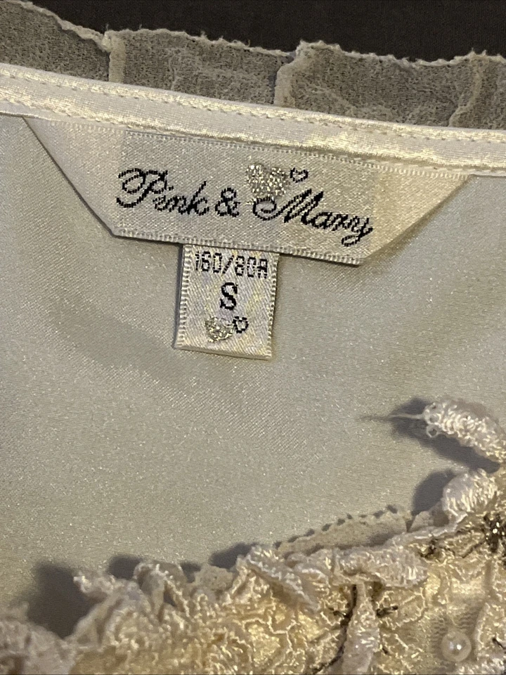 粉色和玛丽女式蕾丝花卉刺绣人造珍珠雪纺上衣,尺寸 S Flowy — 第 3/4 张图片