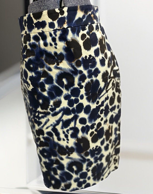NEW ANN TAYLOR Skirt Size 12 Abstract Animal Print 32X24