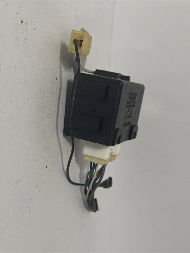 Relé módulo de control convertidor de remolque Toyota 4Runner 2003-2009 OEM 81985-35010 Foto 3 de 4