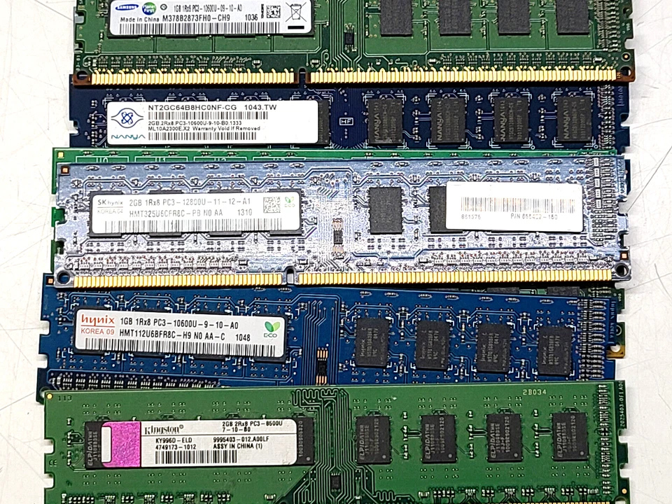 Lot 15 Samsung Memory Hynix Elpida Ram Module 1GB 2GB Lot PC3 10600 12800 - Image 4 of 4