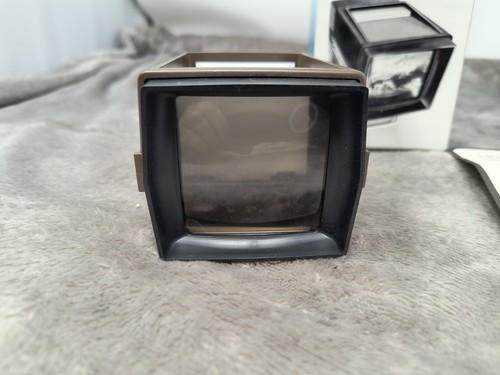 Visor de diapositivas vintage GAF Pana-Vue iluminado 2x2 con caja original a batería - Imagen 8 de 14