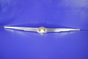 08 10 Chrysler Town Amp County Front Hood Chrome Trim