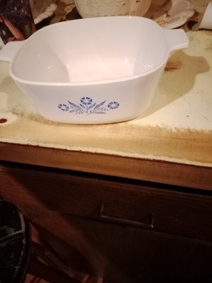 CorningWare Blue Cornflower Square 1 1/2 qt Glass Casserole Dish P-1 1/2-B