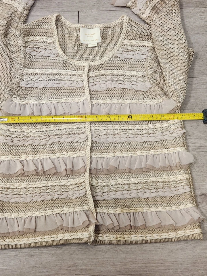 Kate Spade 花卉开衫毛衣褶边女式尺码未穿。 测量 — 第 2/4 张图片