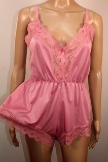 VTG DUSKY ROSE SILKY SOFT SHIMMERING NYLON & LACE BODY TEDDIE PLAYSUIT SIZE 40"