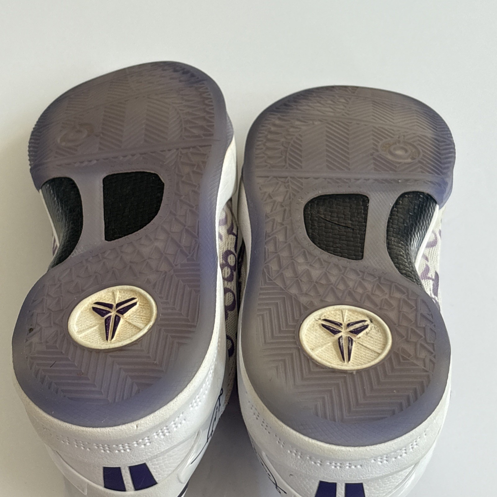 Kobe VIII Big Kids' Basketball Shoes /White/Court Purple Size 5 Y Sneakers image 10