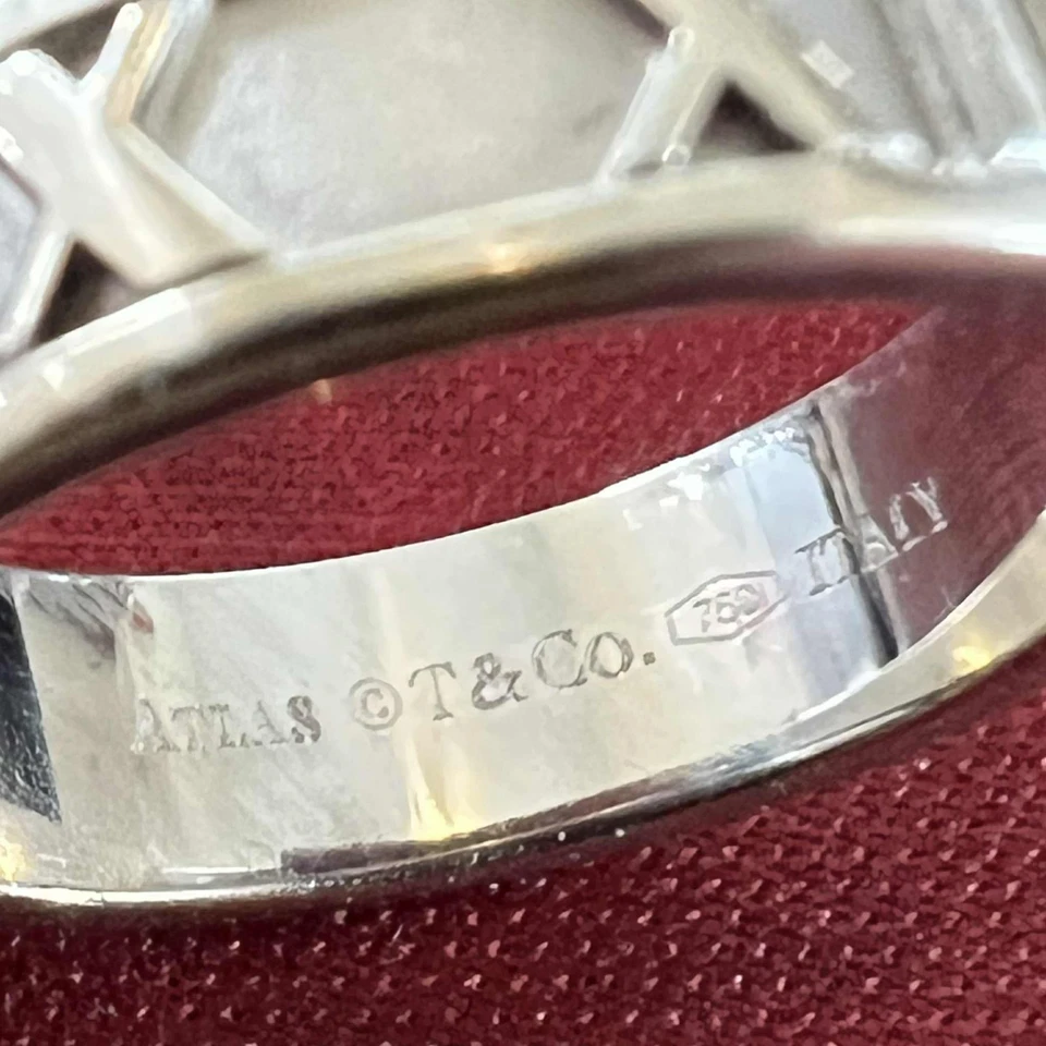 Anillo Tiffany & Co. Atlas Oro Blanco 18k Diamante Redondo Números Romanos Talla 6 Foto 3 de 4