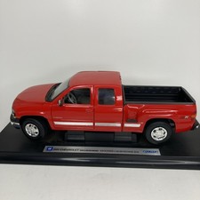 WELLY 1999 Chevrolet Silverado Extended Cab Sportside Box 1:18 Red Die-Cast