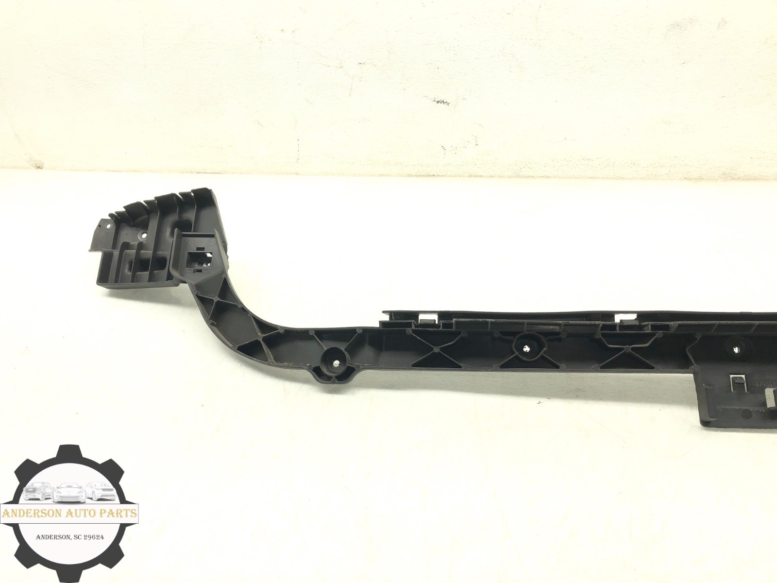 2014-2020 MASERATI QUATTROPORTE REAR BUMPER CENTER SUPPORT GUIDE BRACKET OEM