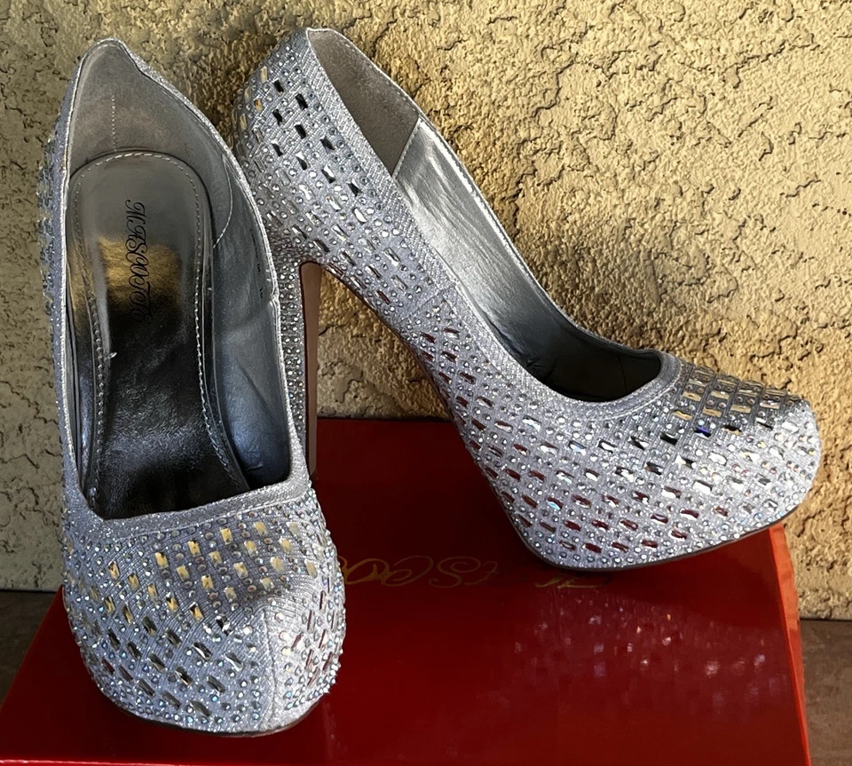 Preciosos zapatos de salón de plataforma de aguja de mascota con joyas tacones plateados de cristal talla 10 Foto 3 de 4