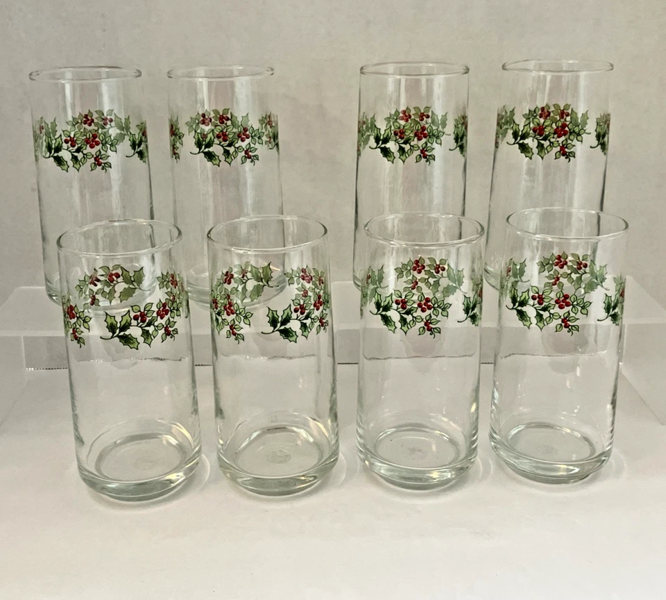 Set of 8 Gibson Christmas Charm Tumblers Holly Berry Clear Drinking Glasses - Image 2 of 4