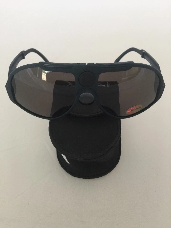 Gafas de sol plegables Carrera vintage mate azul marino mod. 5586 col. 96 Francia Foto 3 de 4