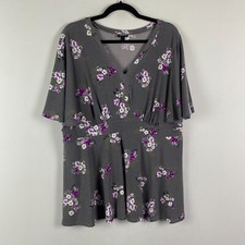 Torrid Gray Purple Floral Blouse Size 2X Studio Knit Peplum Flutter Sleeve