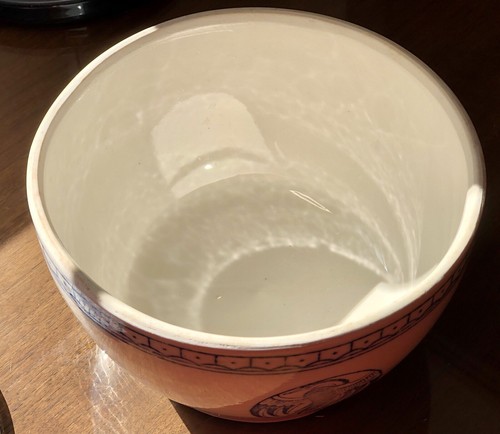 Vintage Japanese Rice Bowl with Lid Crane 8.5"Wx8"H Ceramic - Picture 3 of 6