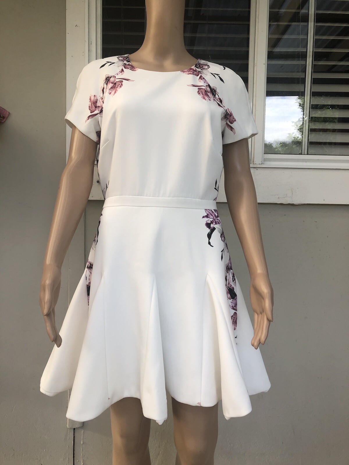 Picture 1 of 10