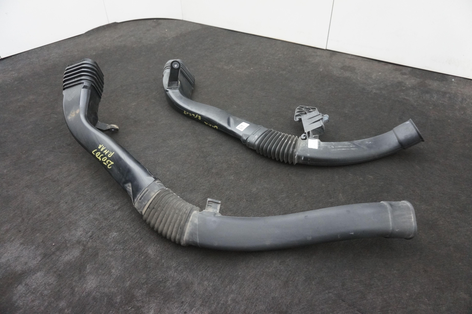 Set 2 Left & Right Air Cleaner Intake Duct Tube OEM 4S0129519J Audi R8 4S 17-23
