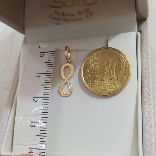 Ciondolo Amore Infinito Unisex Finitura Lucida in Oro Giallo 750 18 Kt - Imagen 7 de 11