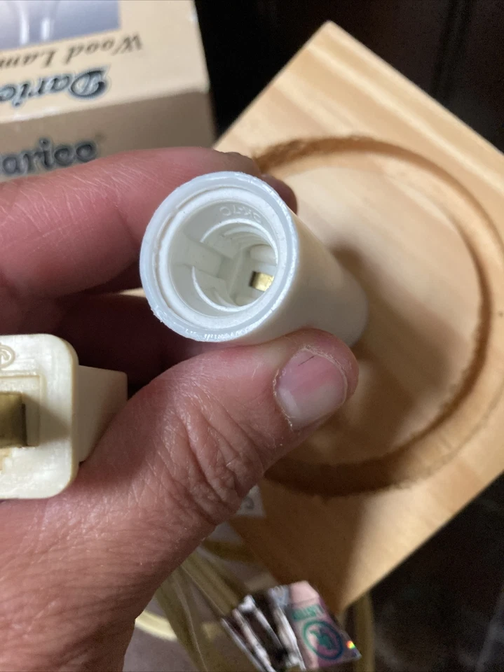 "Lámpara de madera Darice de colección base de 3"" para artesanía floral acento acebo pantalla huracán" Foto 3 de 4