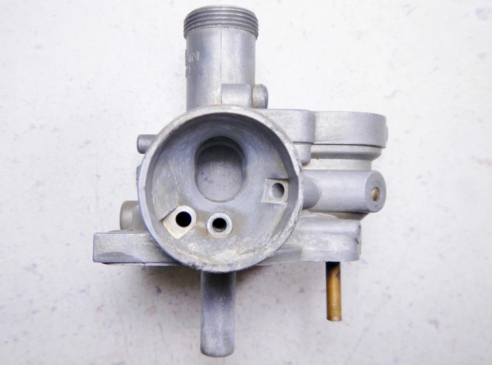 CARCASA CARROCERÍA CARBURADOR HONDA TG50 GYRO S 86 Foto 4 de 4