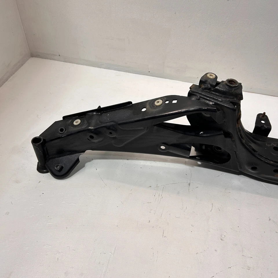 BMW X1 XDRIVE F48 2016-2022 eje trasero soporte subchasis suspensión OEM Foto 2 de 4