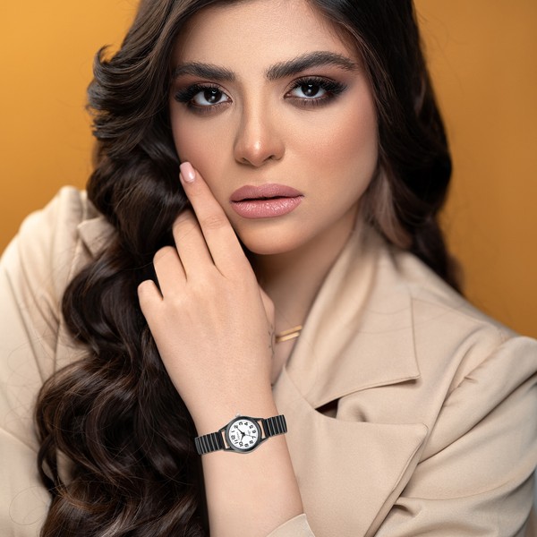 Reloj de Pulsera para Mujer, Correa Elástica Negra, Esfera Redonda con Números Arábigos, Cuarzo 4