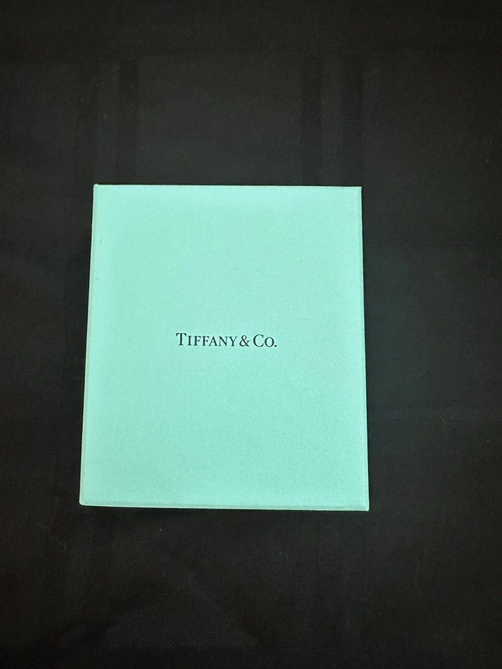 "Collar Tiffany & Co. Atlas XL con colgante de oro amarillo de 18 k 24""" Foto 2 de 4