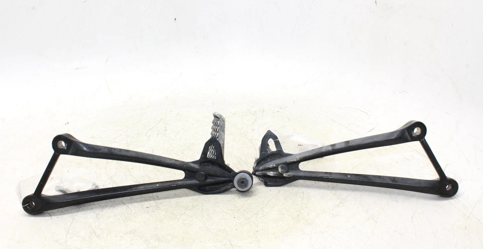 Juego de clavijas traseras para pasajero Kawasaki Ninja Zx10r Zx1000f 2010 par OEM Foto 2 de 4