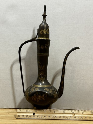 De colección Latón Hecho a Mano y Grabado Tetera Jarra Aceite Decantador 7" Hecho en India - Imagen 13 de 14