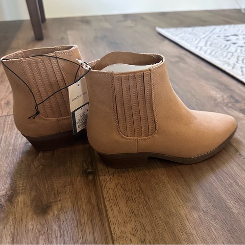 NWT!! Universal Threads Tan Ankle Boots, Memory Foam, Size 7 - Picture 3 of 10