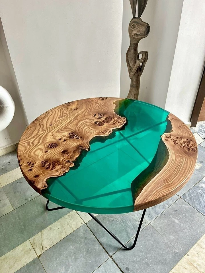 18" green river Resin & Natural Wood Accent Table|Round Minimalist Coffee Table - Image 4 of 4