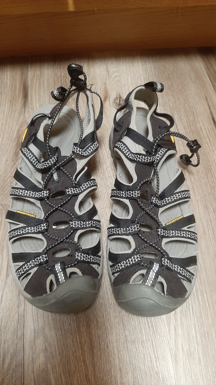 Sandali Keen punta chiusa da trekking in acqua grigio taglia 10